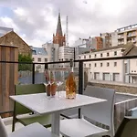 Huswell - Modern Apartment For Up To Five People