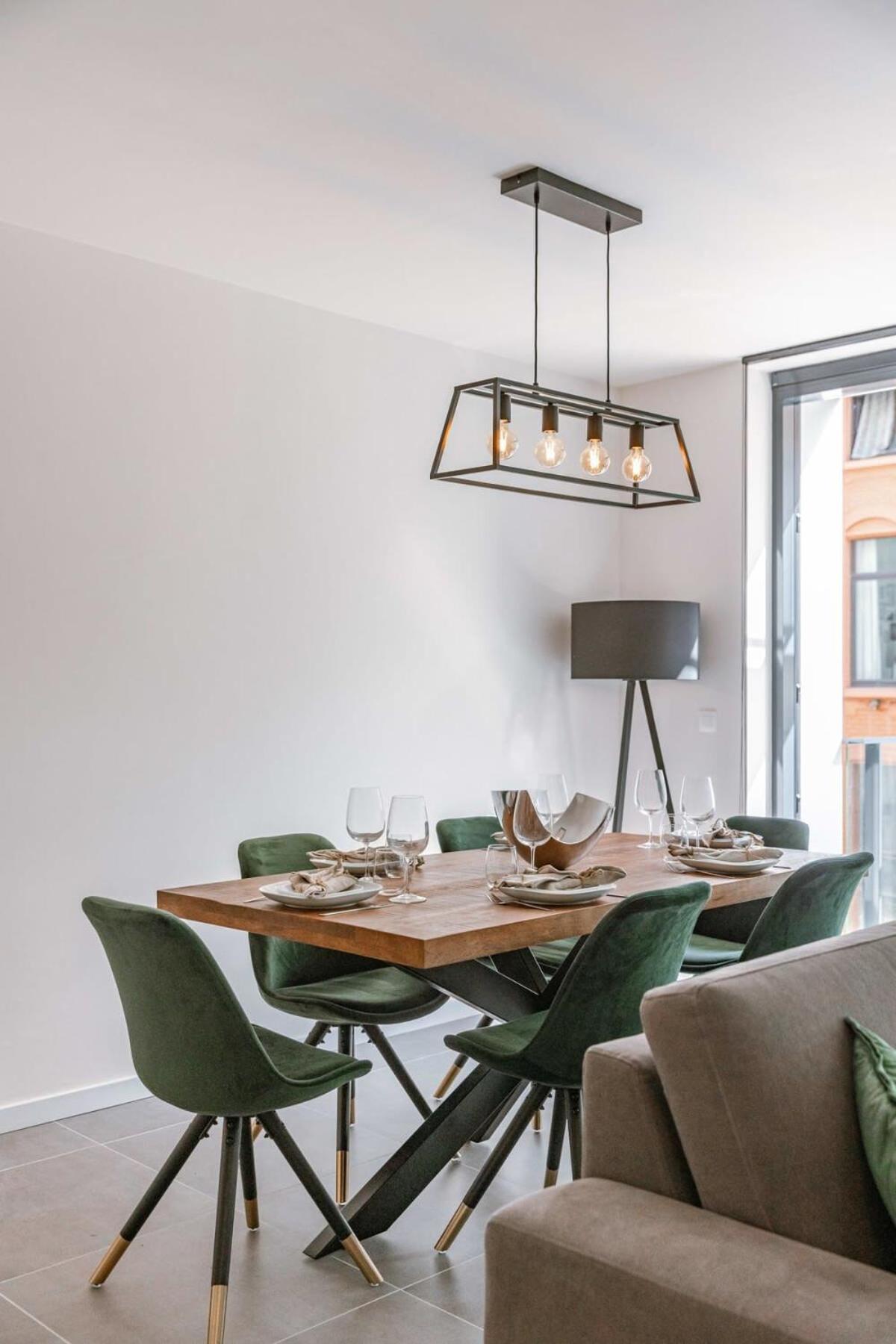 Huswell - Modern For Up To Five People *